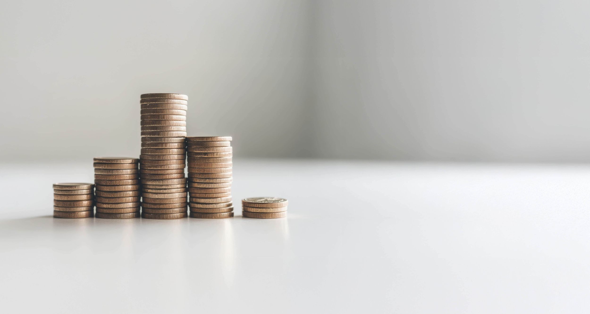 Geld auf dem Tisch.